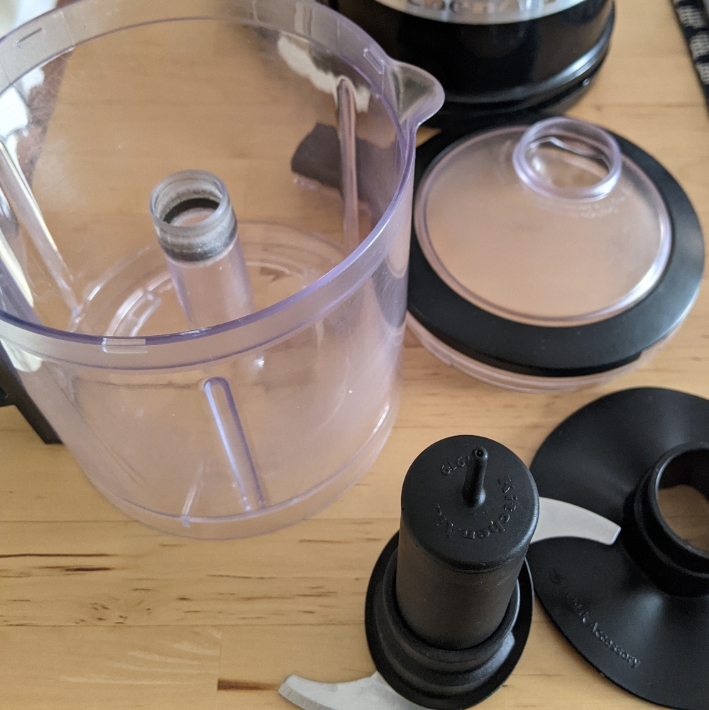 5-cup food processor - great for small spaces - Picture 4 of 4
